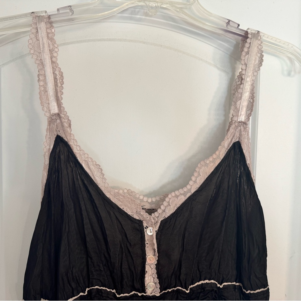 Black and Cream Dress w/ Lace Detail - Picture 3 of 5